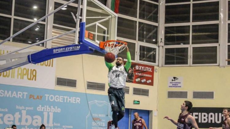 210-сантиметровият американец Майкъл Харт вече е състезател на "Фаворит" - Кърджали