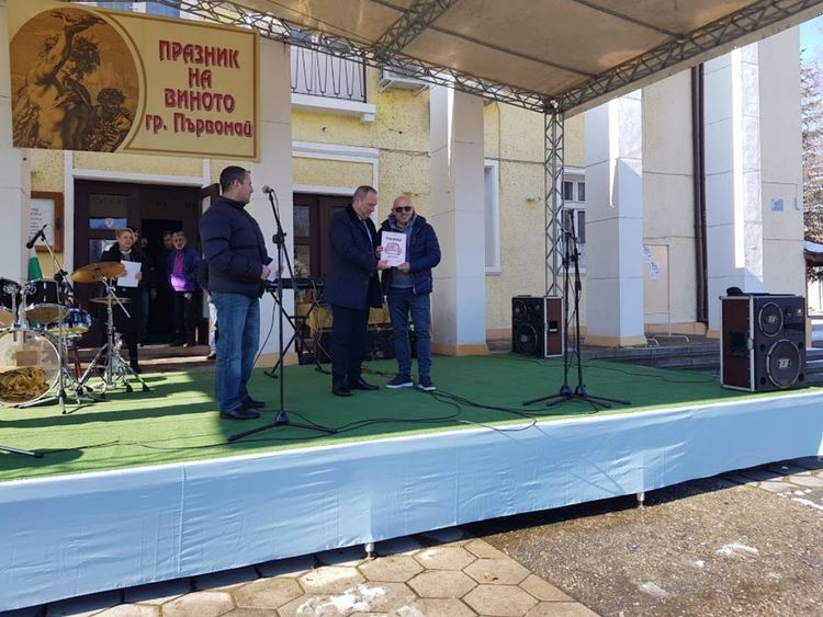 Данаил Димов - получава поощрителна награда за розето си