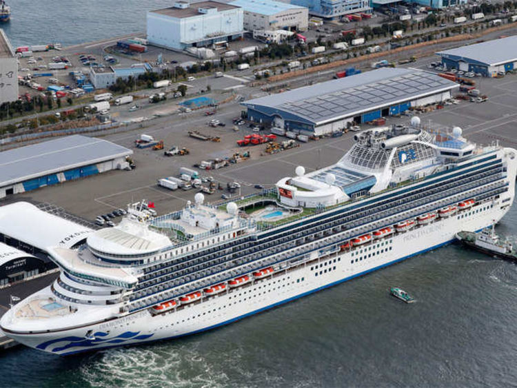 Още 60 души с коронавирус на круизния кораб под карантина в Япония