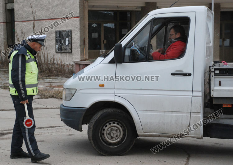Акция на КАТ за камиони и автобуси: Един без застраховка, друг вози непокрит товар