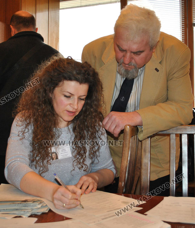 70 данъчни и техни близки подмениха лични документи в НАП