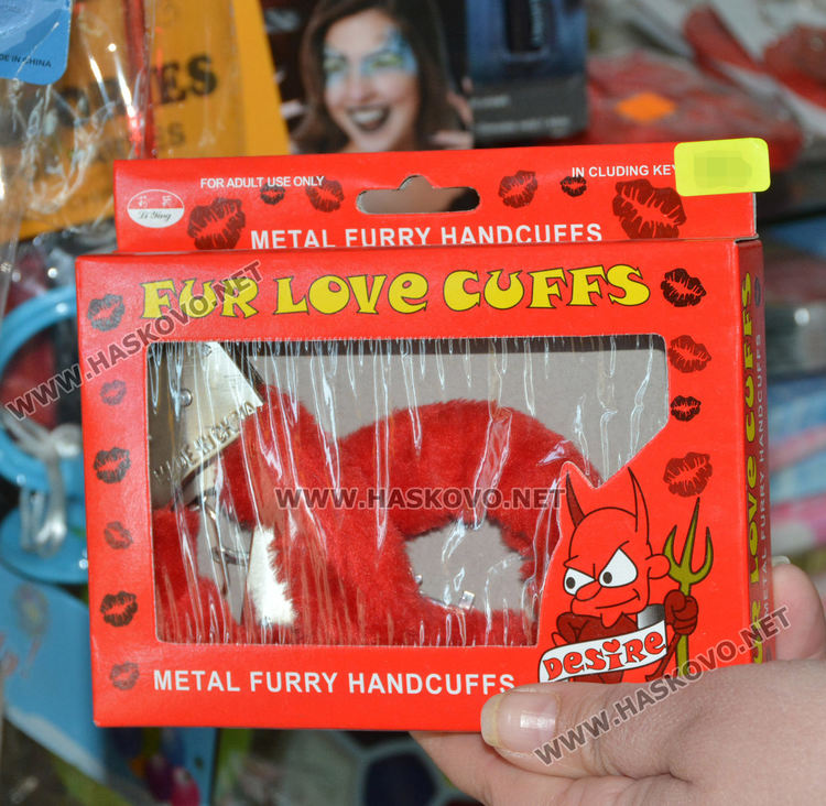 Белезници, зарчета и сърца са сред най-търсените подаръци за Свети Валентин