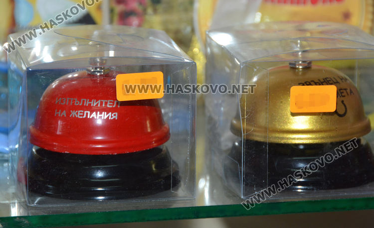 Белезници, зарчета и сърца са сред най-търсените подаръци за Свети Валентин