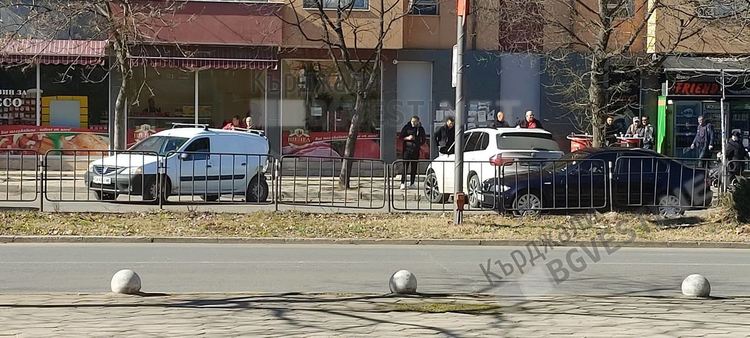 Отново катастрофа в Кърджали, БМВ нацели спряла кола 