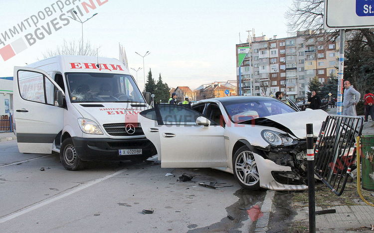 На Трифон Зарезан бус помля бяло Порше