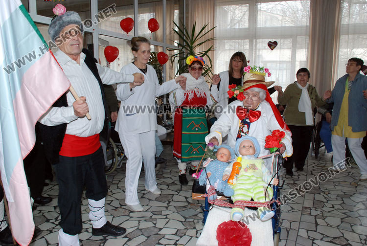 Народни хора, танго и зарязване в Старческия дом за Свети Валентин и Трифон Зарезан
