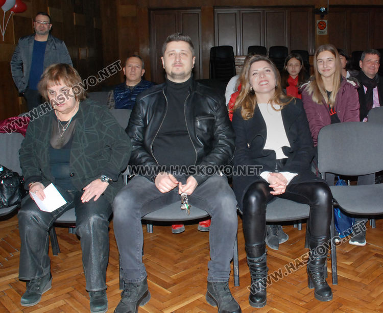 Наградиха победителите в конкурса "Чудото любов"