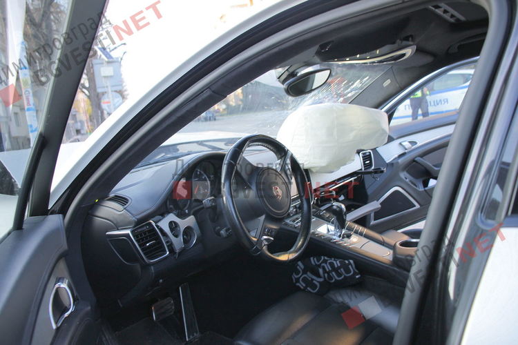 На Трифон Зарезан бус помля бяло Порше