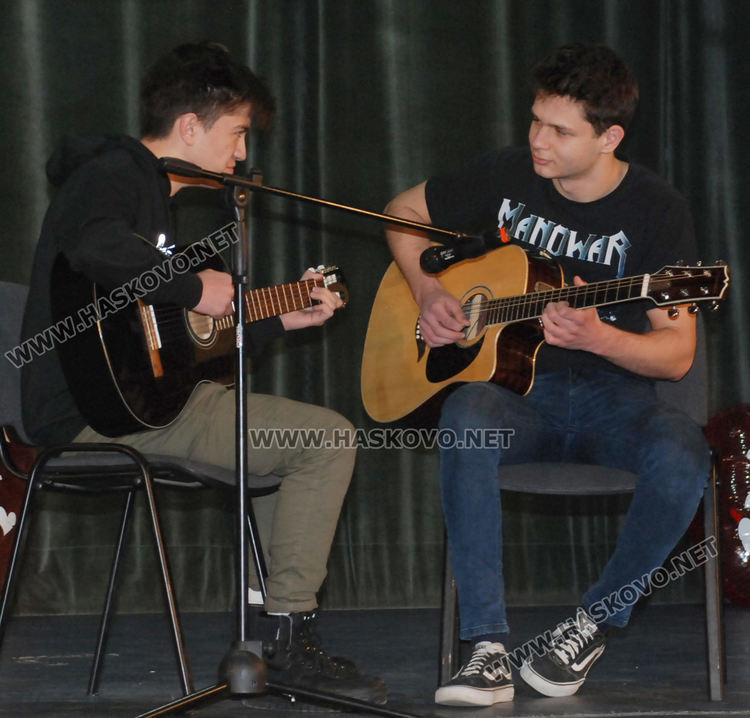 Наградиха победителите в конкурса "Чудото любов"