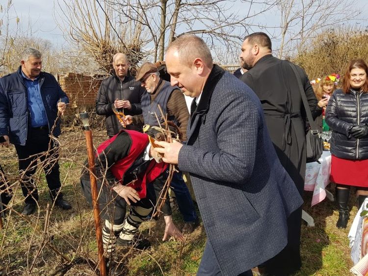 Трифон Зарезан събра село Градина на празник