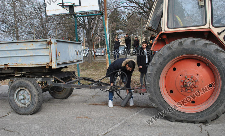 Млади фермери показаха знания за регионалното състезание в Ямбол