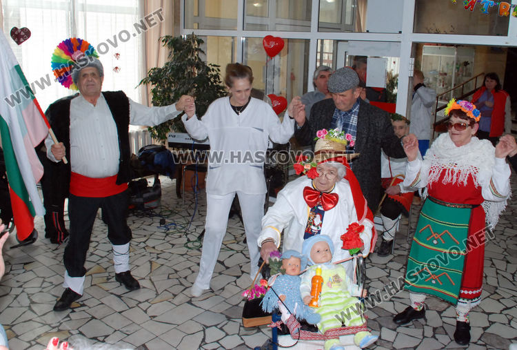 Народни хора, танго и зарязване в Старческия дом за Свети Валентин и Трифон Зарезан