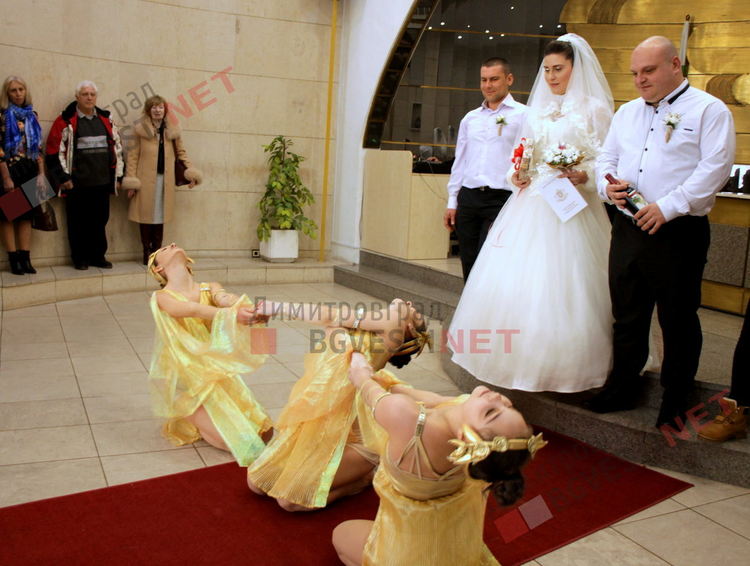 Таня даде шанс на Петко и си казаха ДА! Общината ги изненада с "Божествена светлина"