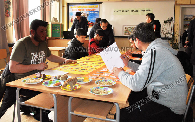 Млади фермери показаха знания за регионалното състезание в Ямбол