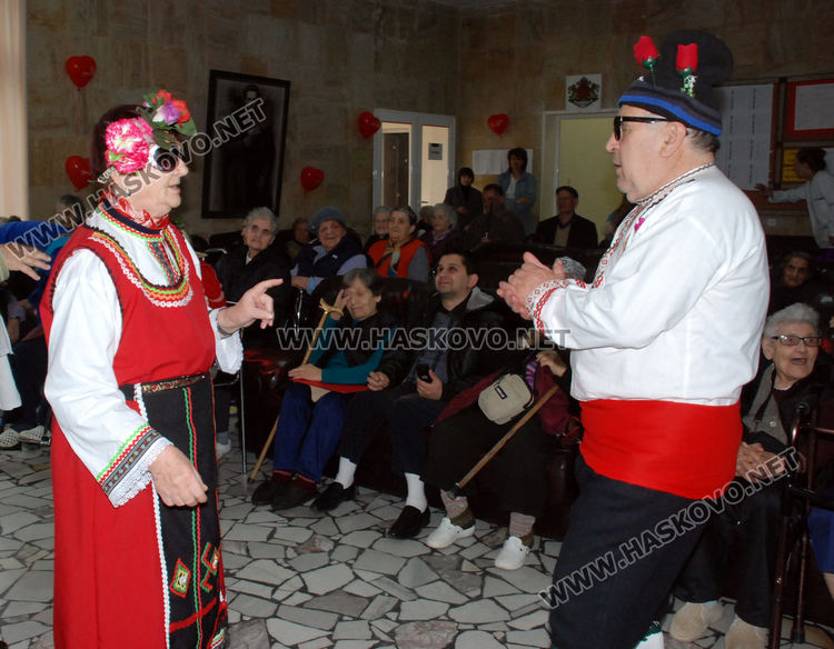 Народни хора, танго и зарязване в Старческия дом за Свети Валентин и Трифон Зарезан