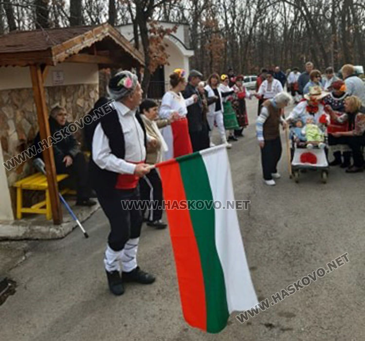 Народни хора, танго и зарязване в Старческия дом за Свети Валентин и Трифон Зарезан
