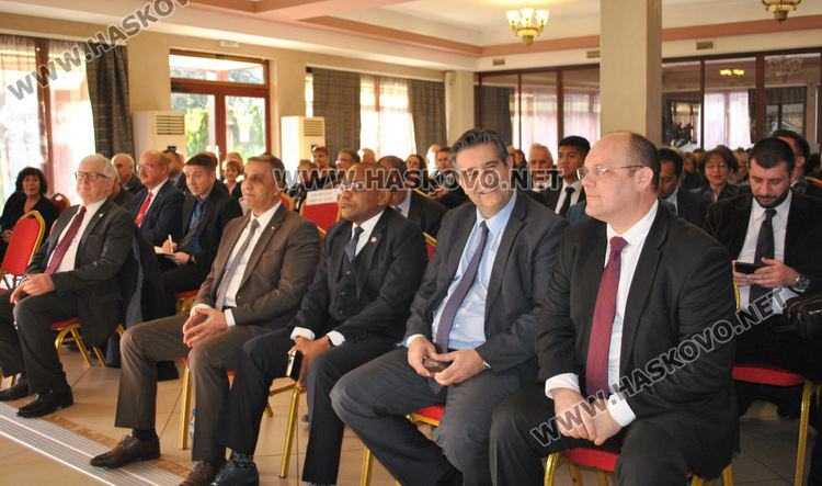 Бизнесът иска по-ниски цени на тока