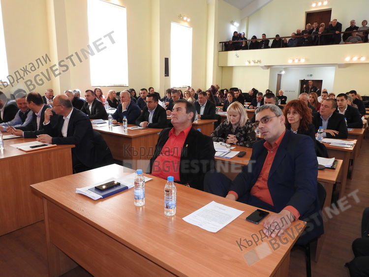 Община Кърджали с „червен бюджет” за 2020 г.,левицата го подкрепи открито