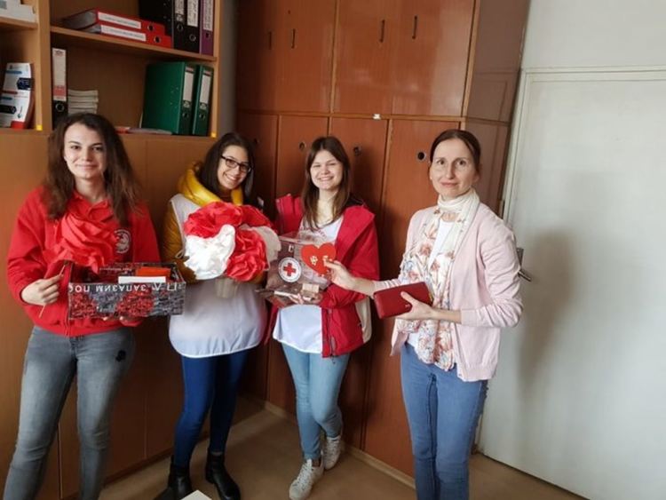 Доброволци от „Паисий“ и „Ботев“ ни просвещават и в Деня на влюбените