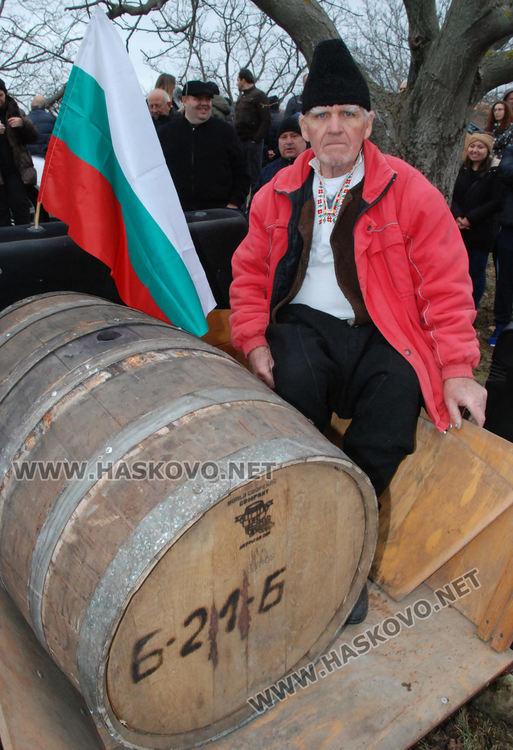 Лозарите от Стамболово се надяват на добра реколта тази година