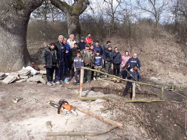 Кмет, съветник и дейци облагородиха Минковото кладенче