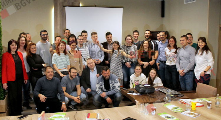 Огромен успех за стартъп-работилницата, конструктори на дървени магнитни пъзели са първите победители