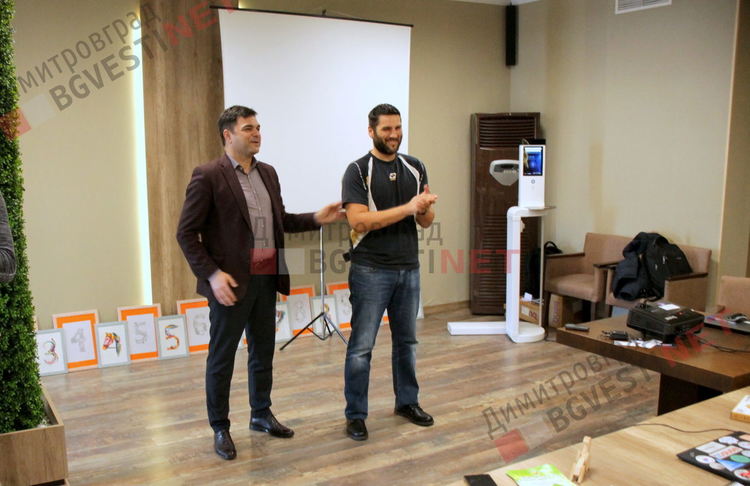 Огромен успех за стартъп-работилницата, конструктори на дървени магнитни пъзели са първите победители