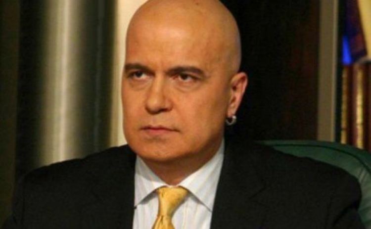 Слави Трифонов учредява партия “Има такъв народ”