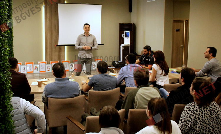 Огромен успех за стартъп-работилницата, конструктори на дървени магнитни пъзели са първите победители