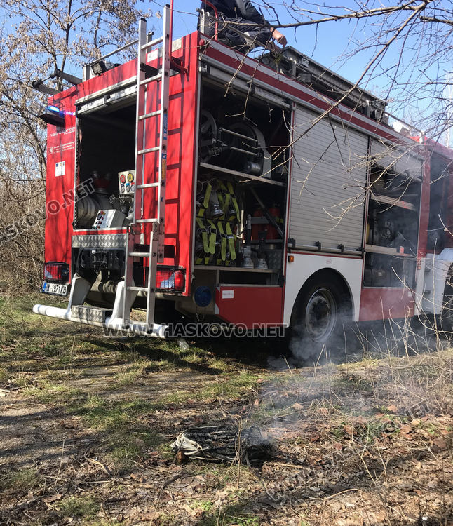 Неизвестни запалиха кабели в бившата казарма над ДНА