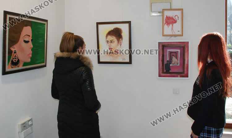 Нели Генова и Виктория Георгиева са носители на званието „Ученик на годината“ на Езиковата гимназия