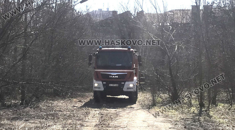 Неизвестни запалиха кабели в бившата казарма над ДНА