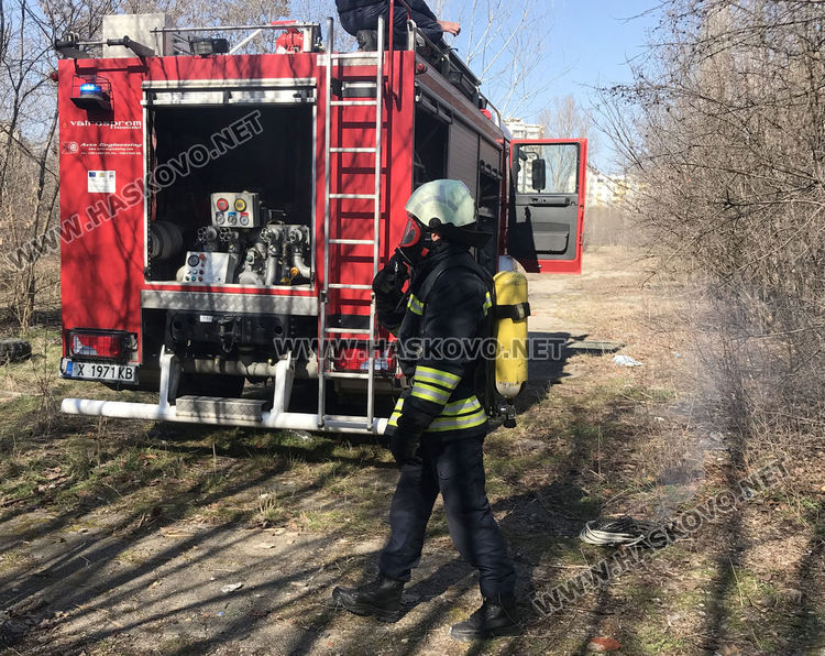 Неизвестни запалиха кабели в бившата казарма над ДНА