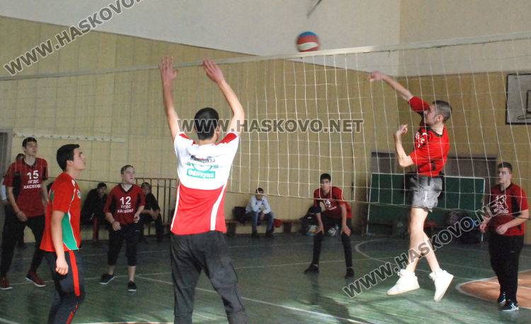 17 отбора се включиха в Общинското първенство по волейбол за ученици