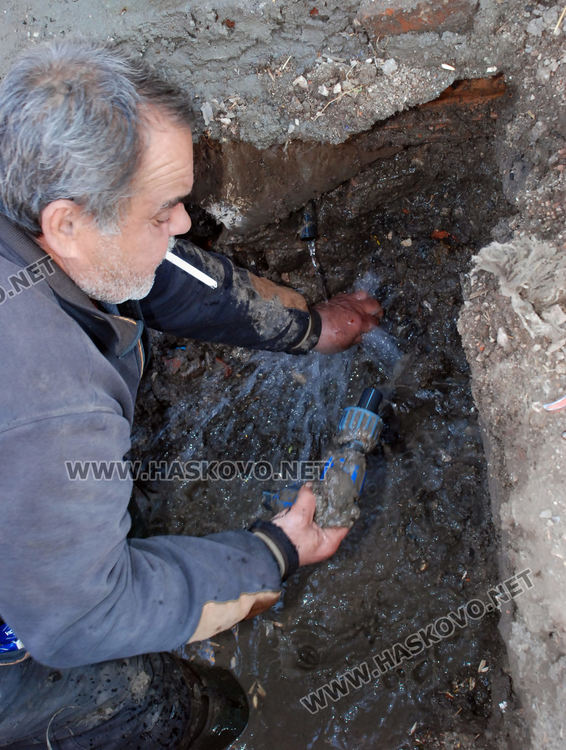 ВиК реже незаконни връзки в "Република"