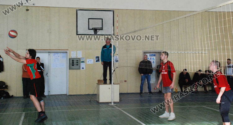 17 отбора се включиха в Общинското първенство по волейбол за ученици