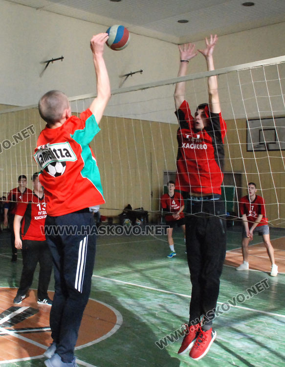 17 отбора се включиха в Общинското първенство по волейбол за ученици