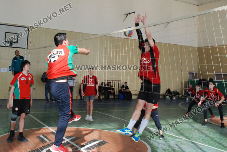 17 отбора се включиха в Общинското първенство по волейбол за ученици