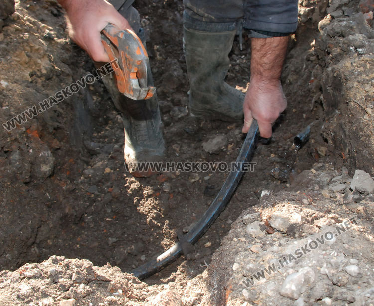 ВиК реже незаконни връзки в "Република"