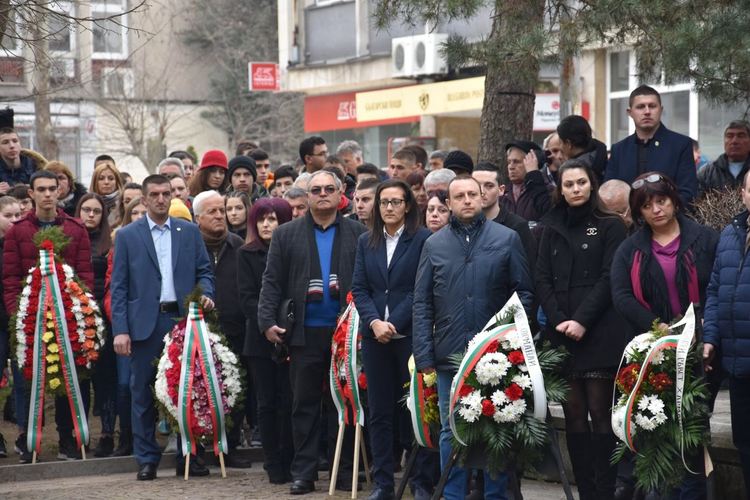 Харманли почете гибелта на Апостола на Свободата 