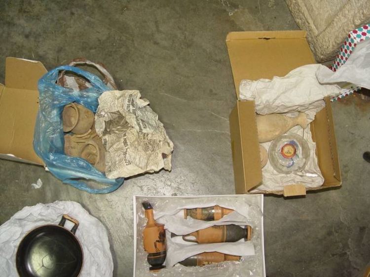 Прокуратура намери документ, че Божков е осъждан два пъти, в офиса му