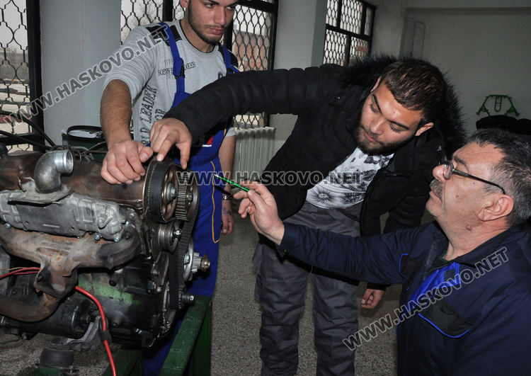 Пет отбора в надпревара за „Най-добър млад автомонтьор и водач“ в Хасково