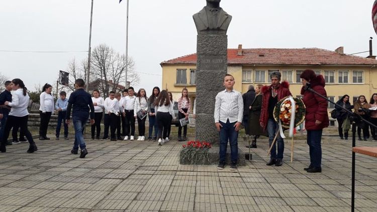 В Пчеларово почетоха Апостола