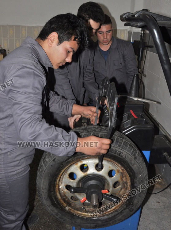 Пет отбора в надпревара за „Най-добър млад автомонтьор и водач“ в Хасково