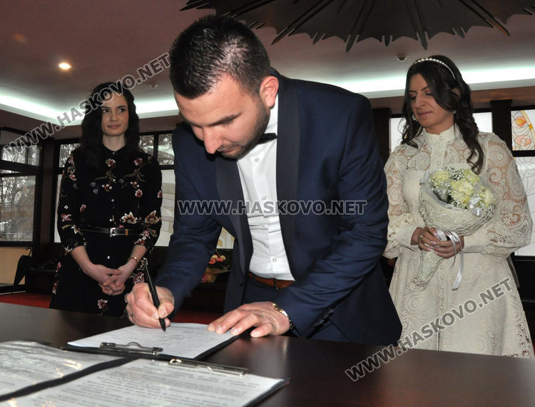 Бивши съученици се харесаха и си казаха "да" на 20.02.2020 година