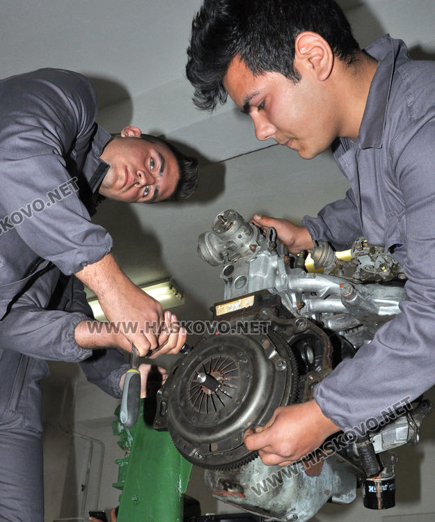 Пет отбора в надпревара за „Най-добър млад автомонтьор и водач“ в Хасково