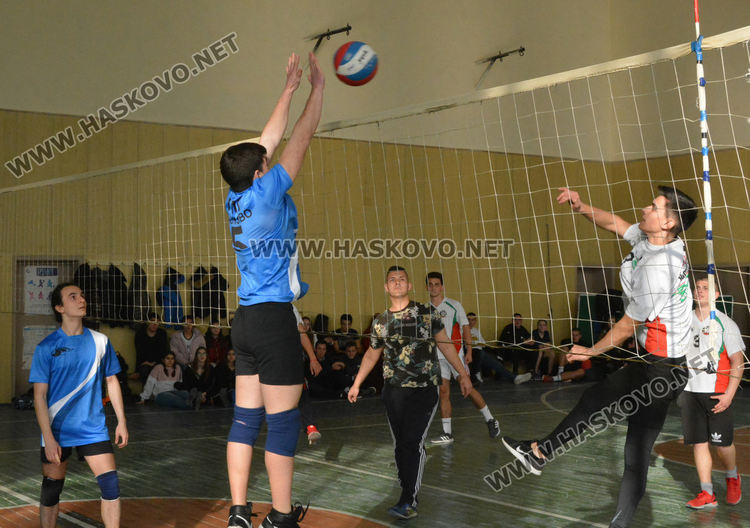 Механото и Дървото са победители в Общинското първенство по волейбол за ученици