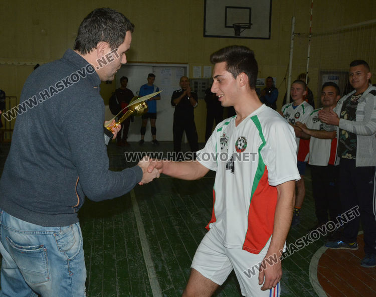 Механото и Дървото са победители в Общинското първенство по волейбол за ученици