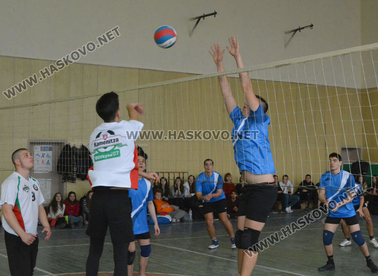 Механото и Дървото са победители в Общинското първенство по волейбол за ученици