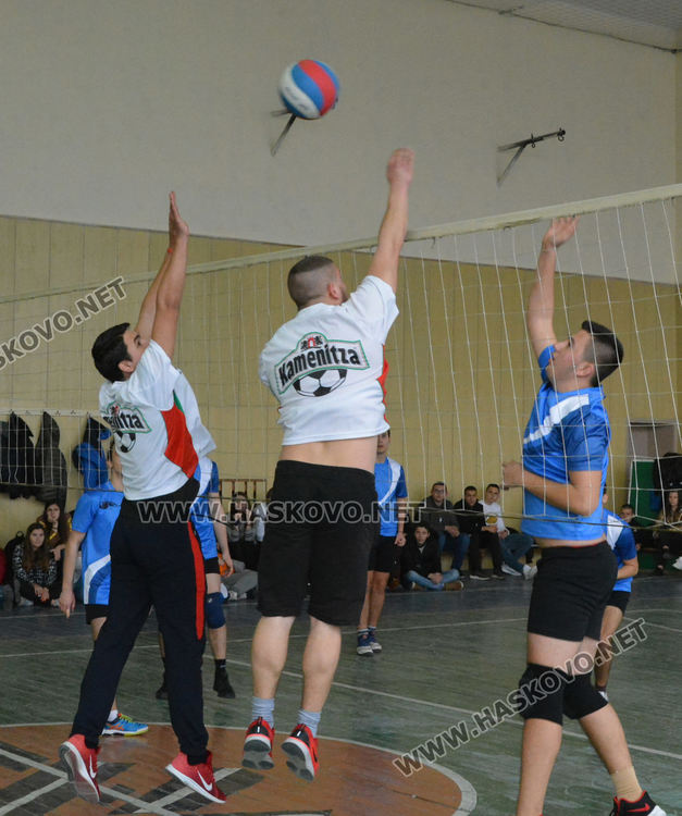 Механото и Дървото са победители в Общинското първенство по волейбол за ученици